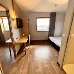 Campanile Metz Nord Woippy- Porte Du Luxembourg A31- Sortie 34- Parking Gratuit- Accueil De Nuit 酒店