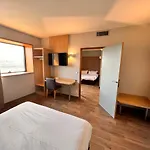 Campanile Metz Nord Woippy- Porte Du Luxembourg A31- Sortie 34- Parking Gratuit- Accueil De Nuit 酒店 沃伊皮