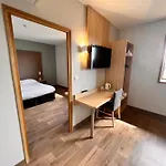 Campanile Metz Nord Woippy- Porte Du Luxembourg A31- Sortie 34- Parking Gratuit- Accueil De Nuit 酒店