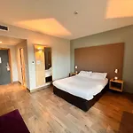 Campanile Metz Nord Woippy- Porte Du Luxembourg A31- Sortie 34- Parking Gratuit- Accueil De Nuit 3*