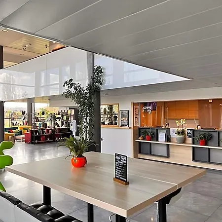 ホテル Campanile Metz Nord Woippy- Porte Du Luxembourg A31- Confort Climatise- Air Conditionning
