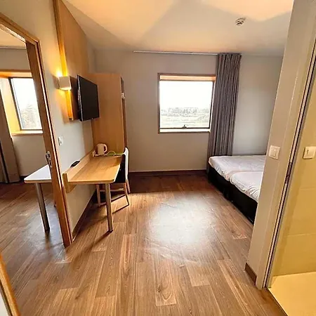 ホテル Campanile Metz Nord Woippy- Porte Du Luxembourg A31- Confort Climatise- Air Conditionning 3*