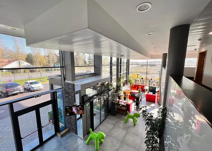 Campanile Metz Nord - Porte Du Luxembourg A31- Sortie 34- Parking Gratuit- Accueil De Nuit Hotel Woippy