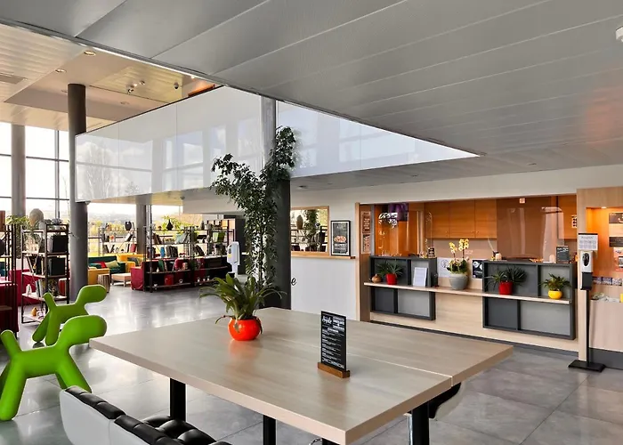 Campanile Metz Nord Woippy- Porte Du Luxembourg A31- Sortie 34- Parking Gratuit- Accueil De Nuit Woippy