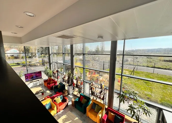 Campanile Metz Nord - Porte Du Luxembourg A31- Sortie 34- Parking Gratuit- Accueil De Nuit 3* Woippy