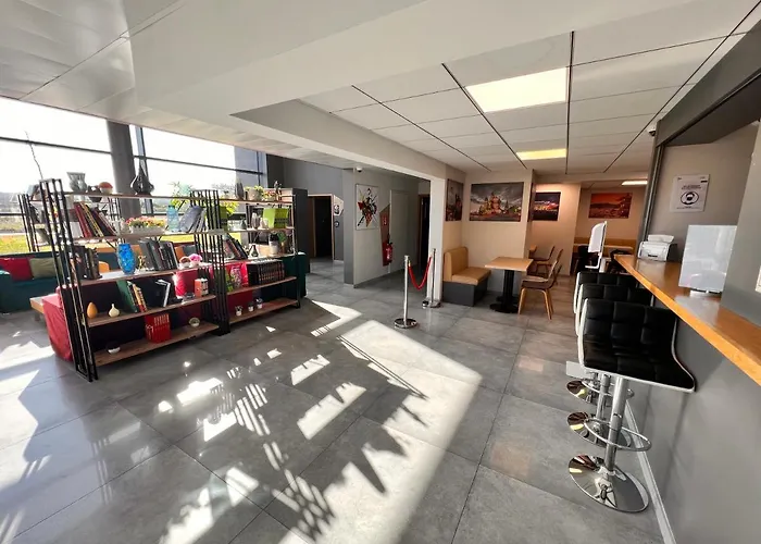 Campanile Metz Nord - Porte Du Luxembourg A31- Sortie 34- Parking Gratuit- Accueil De Nuit