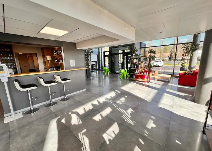 Hotel Campanile Metz Nord - Porte Du Luxembourg A31- Sortie 34- Parking Gratuit- Accueil De Nuit Woippy