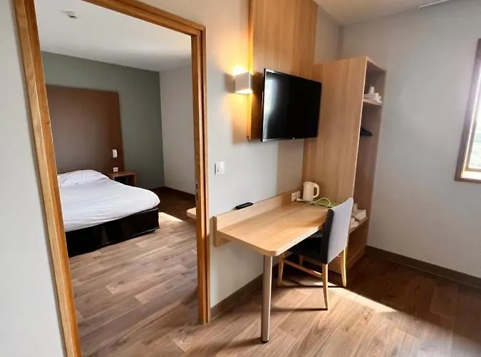 Campanile Metz Nord - Porte Du Luxembourg A31- Sortie 34- Parking Gratuit- Accueil De Nuit Hotel