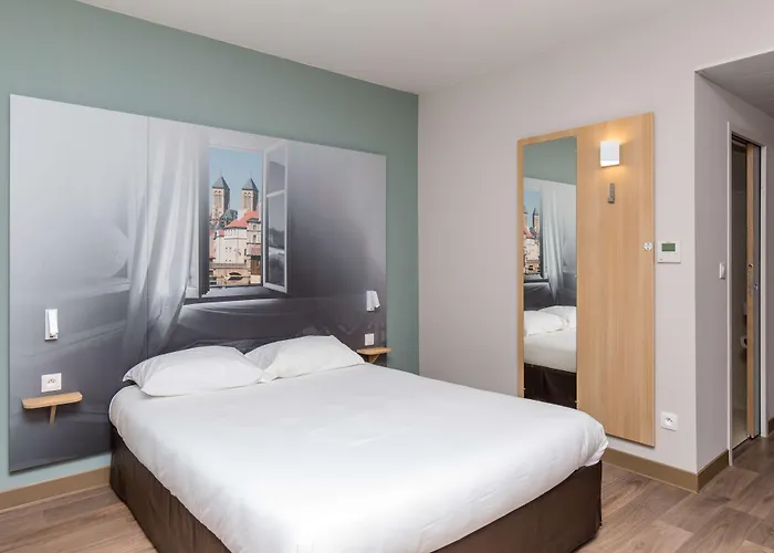 Campanile Metz Nord Woippy- Porte Du Luxembourg A31- Sortie 34- Parking Gratuit- Accueil De Nuit 3* Woippy