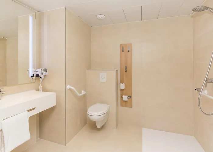 Campanile Metz Nord Woippy- Porte Du Luxembourg A31- Sortie 34- Parking Gratuit- Accueil De Nuit