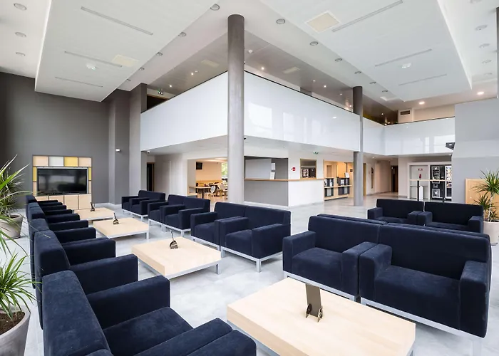 Hotel Campanile Metz Nord - Porte Du Luxembourg A31- Sortie 34- Parking Gratuit- Accueil De Nuit 3*