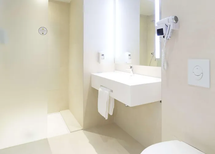 Hotel Campanile Metz Nord Woippy- Porte Du Luxembourg A31- Sortie 34- Parking Gratuit- Accueil De Nuit