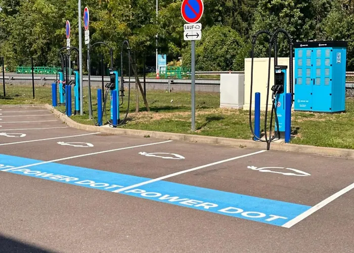 Campanile Metz Nord - Porte Du Luxembourg A31- Sortie 34- Parking Gratuit- Accueil De Nuit Hotel Woippy