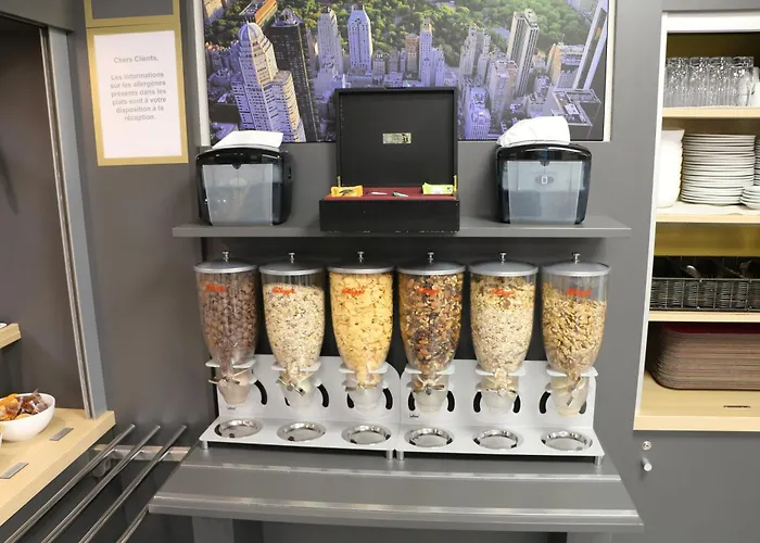 Campanile Metz Nord - Porte Du Luxembourg A31- Sortie 34- Parking Gratuit- Accueil De Nuit Hotel 3*