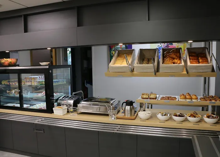 Hotel Campanile Metz Nord - Porte Du Luxembourg A31- Sortie 34- Parking Gratuit- Accueil De Nuit 3*