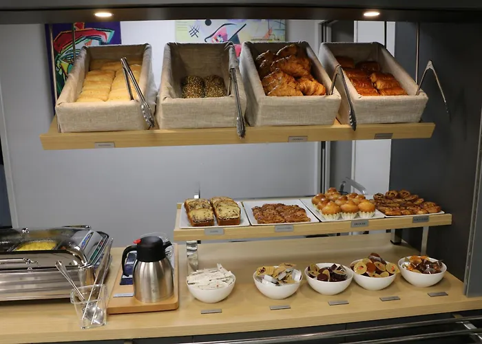 Campanile Metz Nord Woippy- Porte Du Luxembourg A31- Sortie 34- Parking Gratuit- Accueil De Nuit Woippy